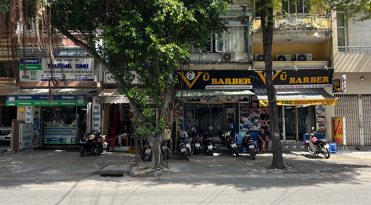 호찌민 현지 이발소 체험 – 이발/면도/귀청소